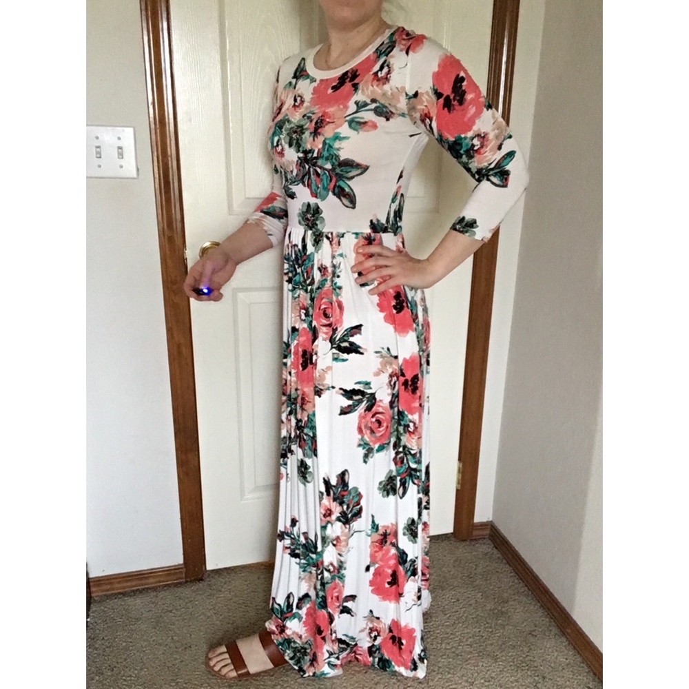 Boutique Floral Maxi - Picture 2 of 3